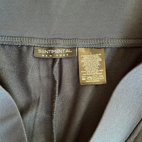 SENTIMENTAL NEW YORK Capri pants - Picture 4 of 8